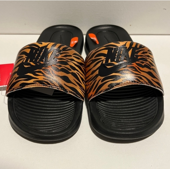 NWT Women's Nike Victori One Print Slides - Picture 3 of 16